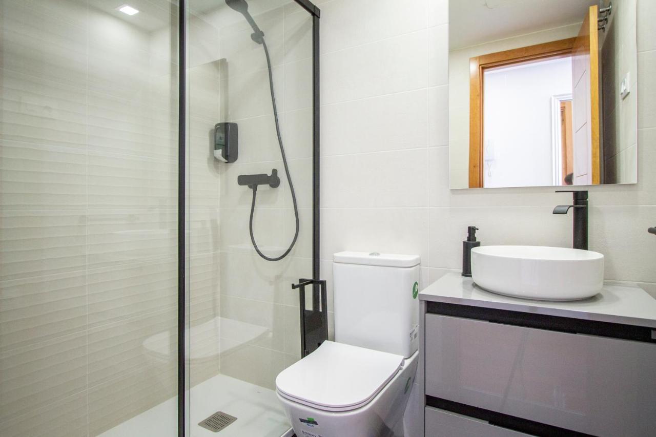 Apartamentos Castilla Luz Business Madrid Exterior photo