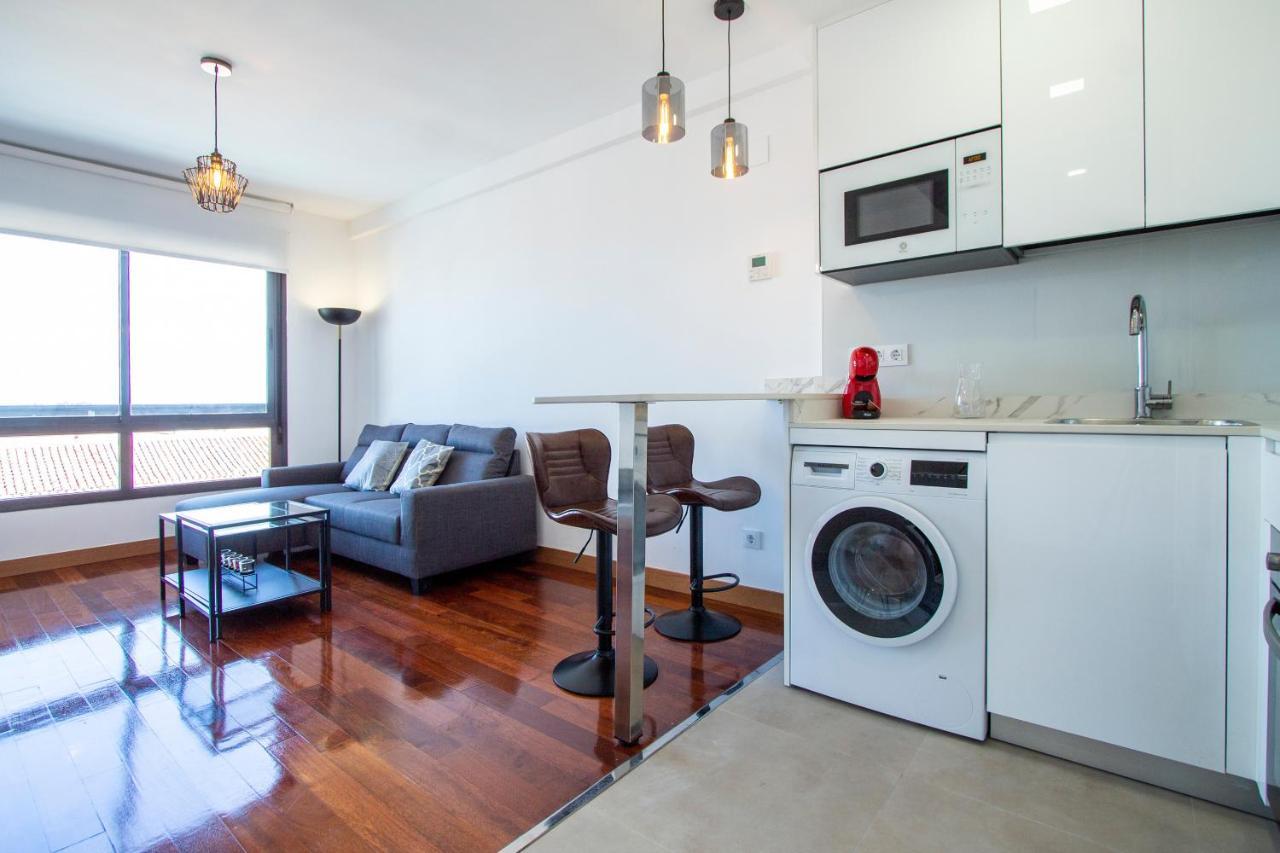 Apartamentos Castilla Luz Business Madrid Exterior photo