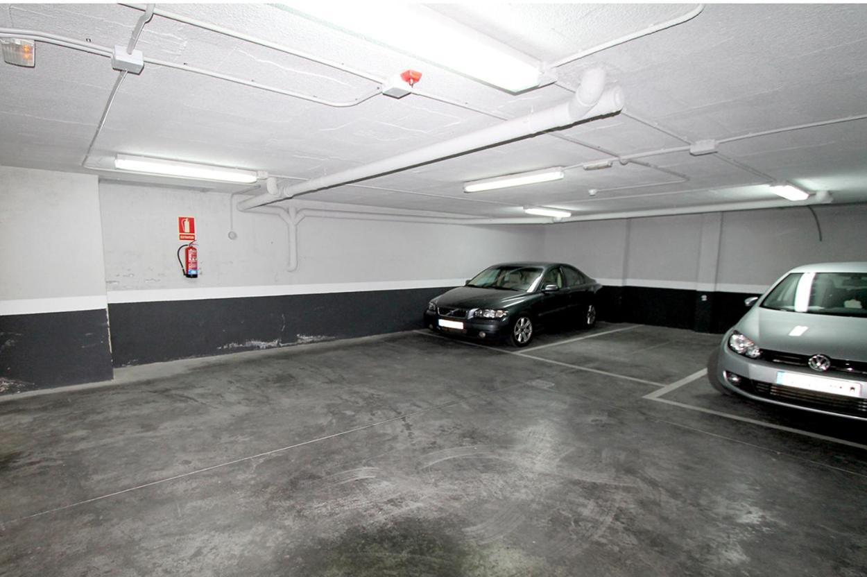 Apartamentos Castilla Luz Business Madrid Exterior photo