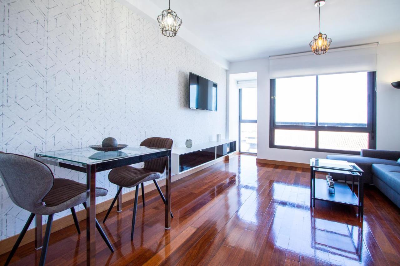 Apartamentos Castilla Luz Business Madrid Exterior photo