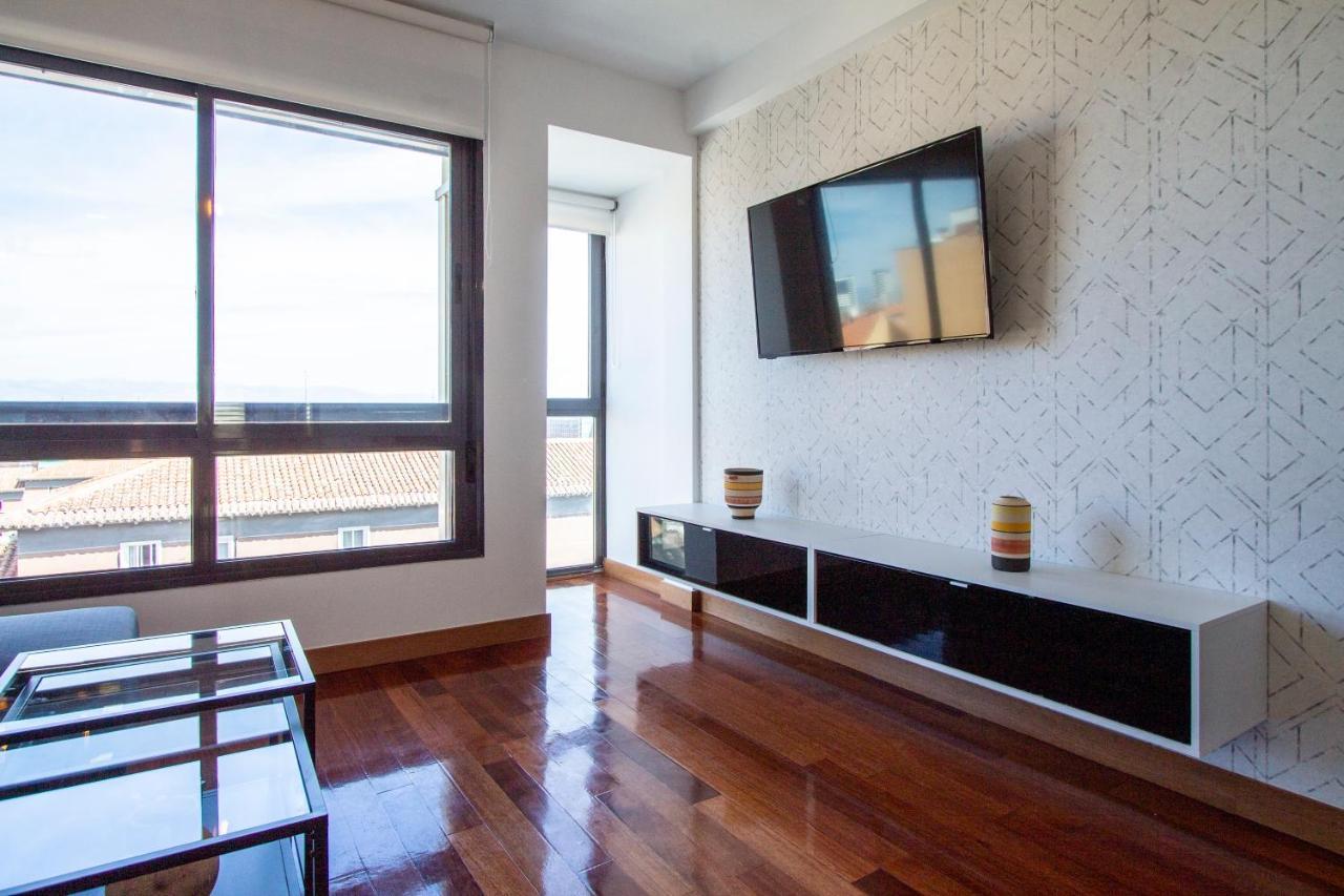 Apartamentos Castilla Luz Business Madrid Exterior photo