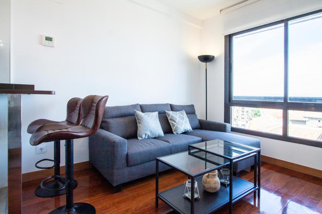 Apartamentos Castilla Luz Business Madrid Exterior photo