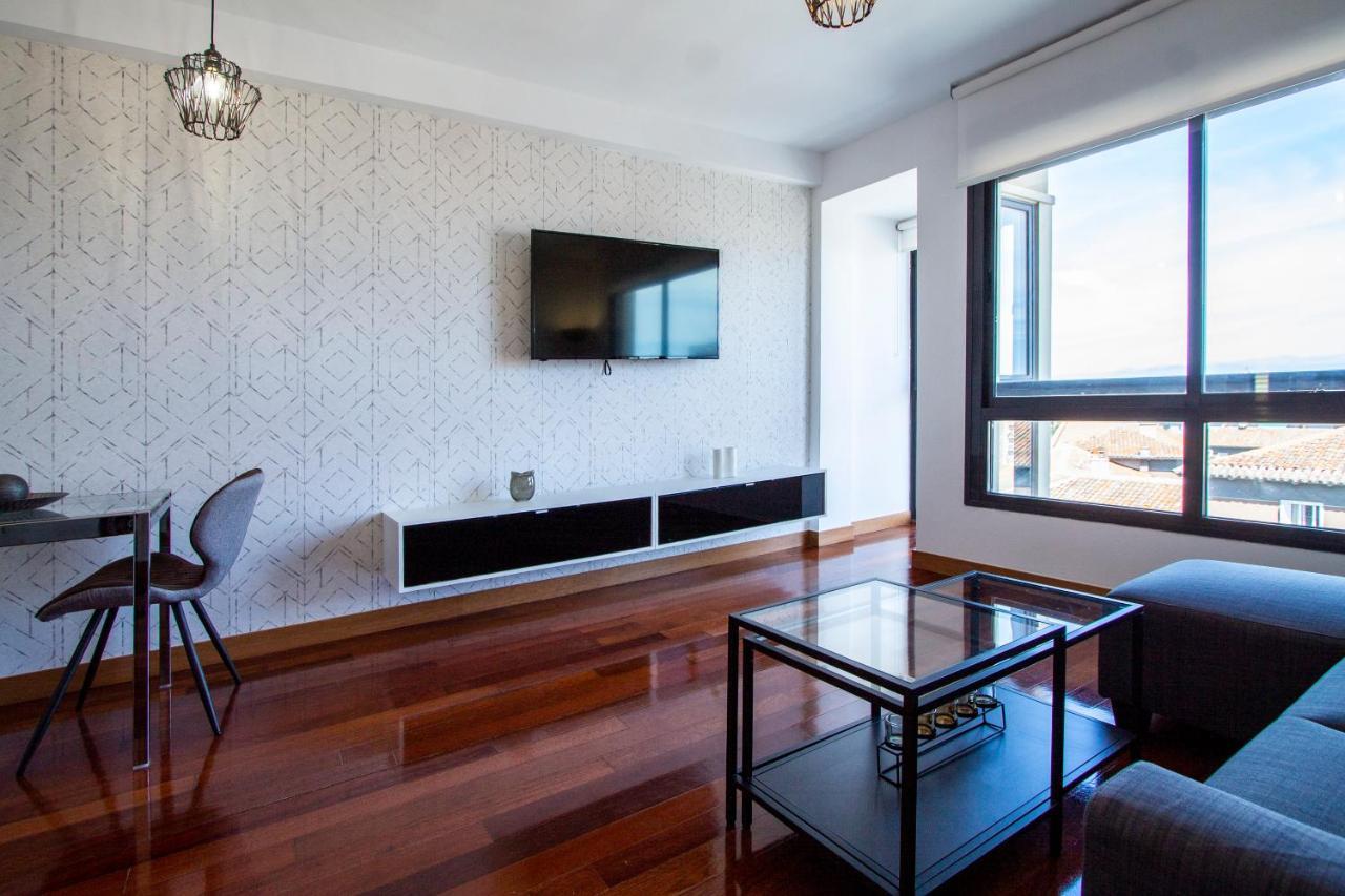Apartamentos Castilla Luz Business Madrid Exterior photo