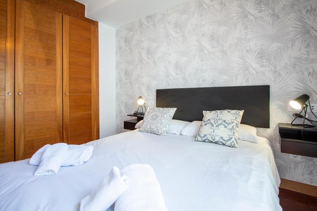 Apartamentos Castilla Luz Business Madrid Exterior photo
