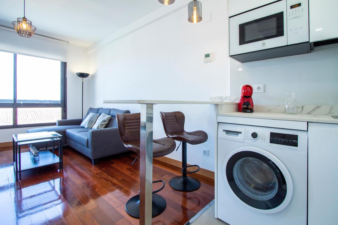 Apartamentos Castilla Luz Business Madrid Exterior photo